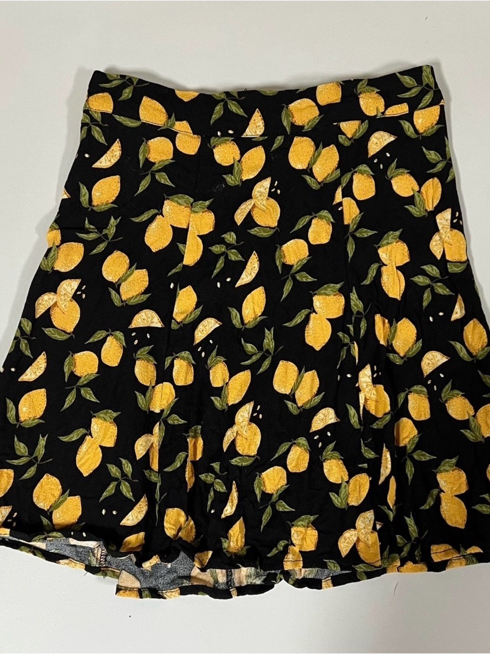 Philosophy Black Yellow Lemon Lemons Print Mini Skirt Bottoms Size 2 🍋✨ #skirt